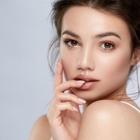 福岡の美容外科で形成外科専門医による鼻中隔延長や鼻尖形成など理想の鼻を目指す鼻整形